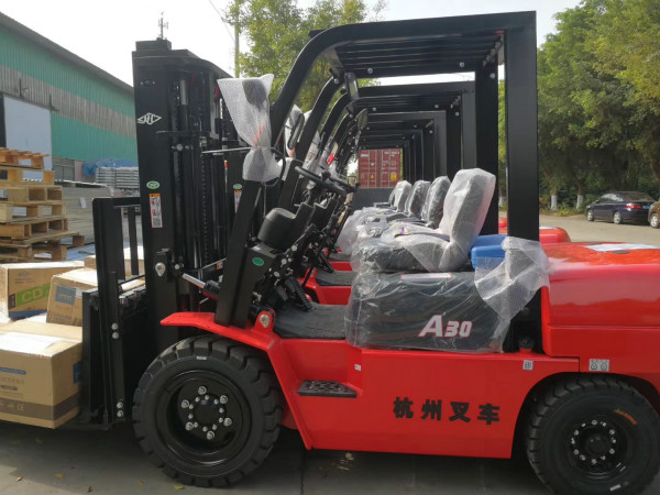 叉車(chē)轉(zhuǎn)向沉重？叫你這些方法排除！