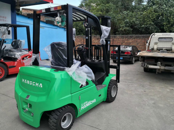 【干貨】電動(dòng)堆高車、電動(dòng)搬運(yùn)車的電機(jī)和繼電器應(yīng)該怎么保養(yǎng)？